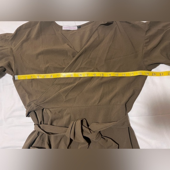 ASHLEY DOMENIQUE Olive ruched sleeve‎ wrap dress size M. - Picture 11 of 12